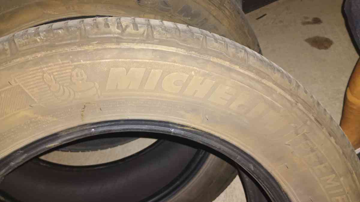 Michelin Premier LTX 2356018 tires 1 pair - Springtown, Texas - FleaMarketBay