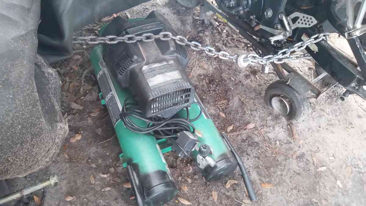 air compressor - Saint Johns, Florida - FleaMarketBay
