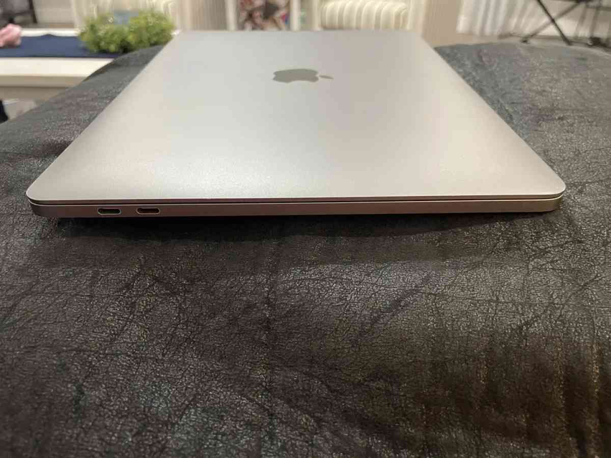 Apple Mack Book - Miami, Florida - FleaMarketBay