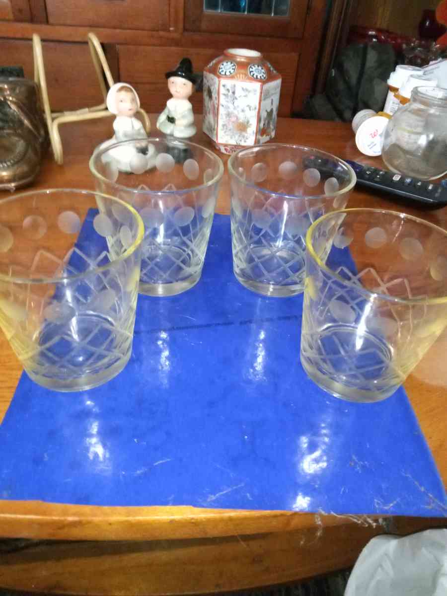 4 Tall Beautifully Acid Etched wine glasses - Pawtucket, Rhode Island - FleaMarketBay