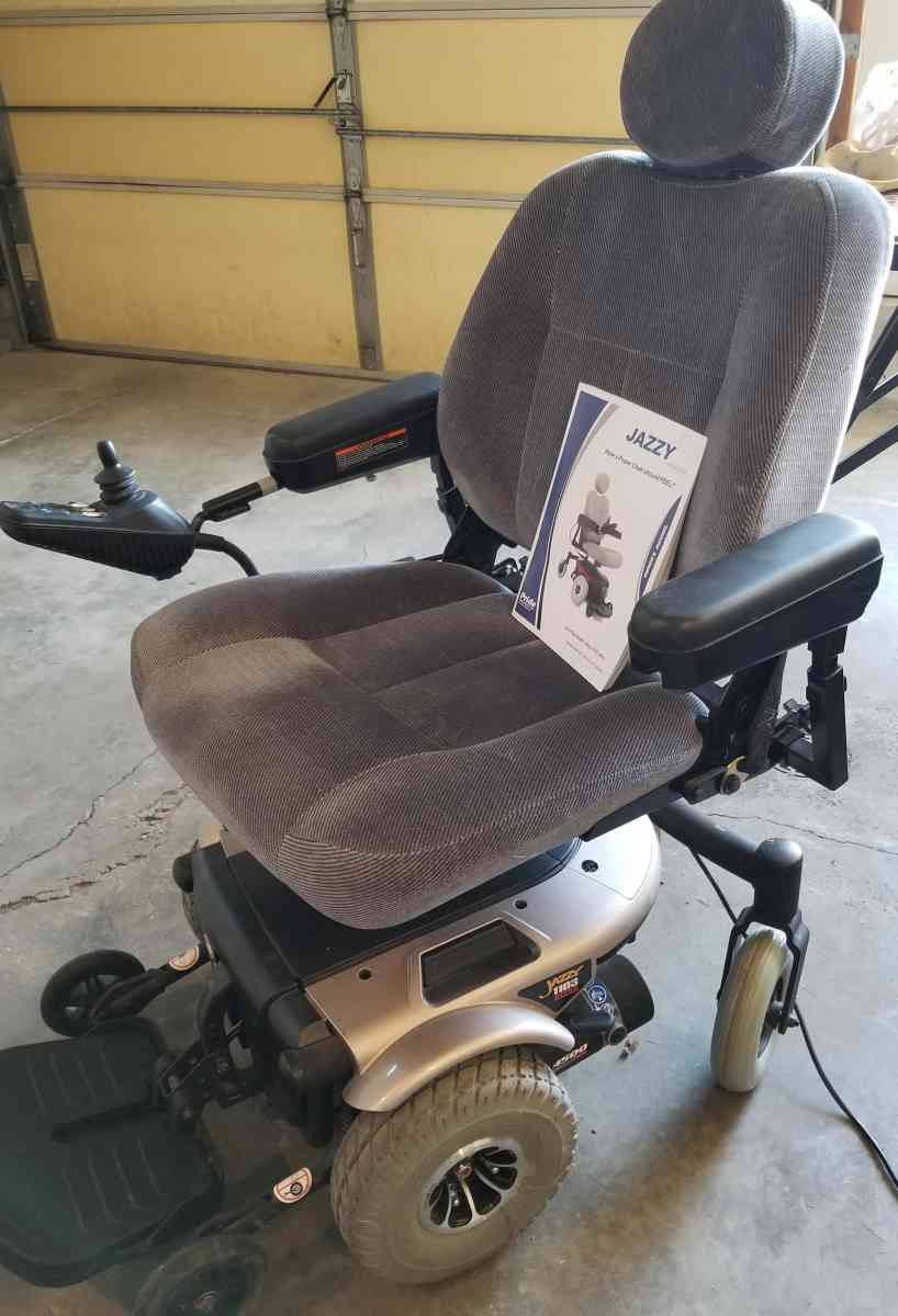 Jazzy motorized chair - Blue Springs, Missouri - FleaMarketBay