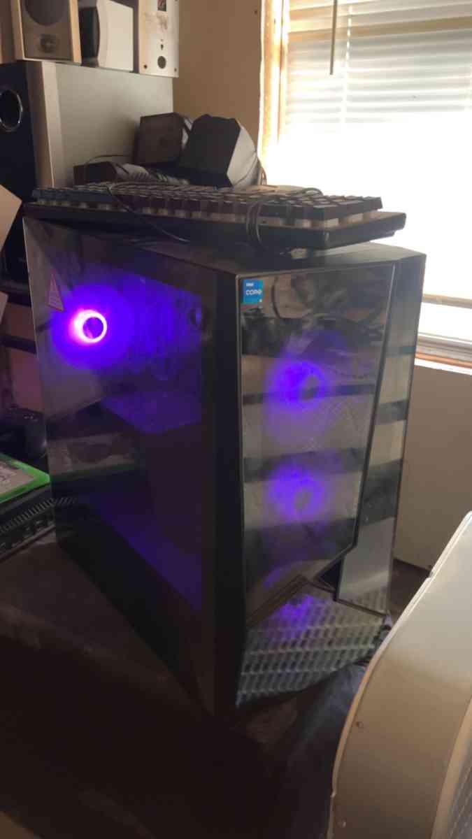 pc and Xbox - Chalmette, Louisiana - FleaMarketBay