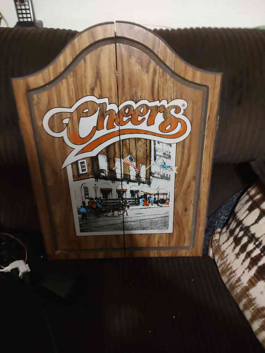 dartboard with case and darts - Alicia, Arkansas - FleaMarketBay