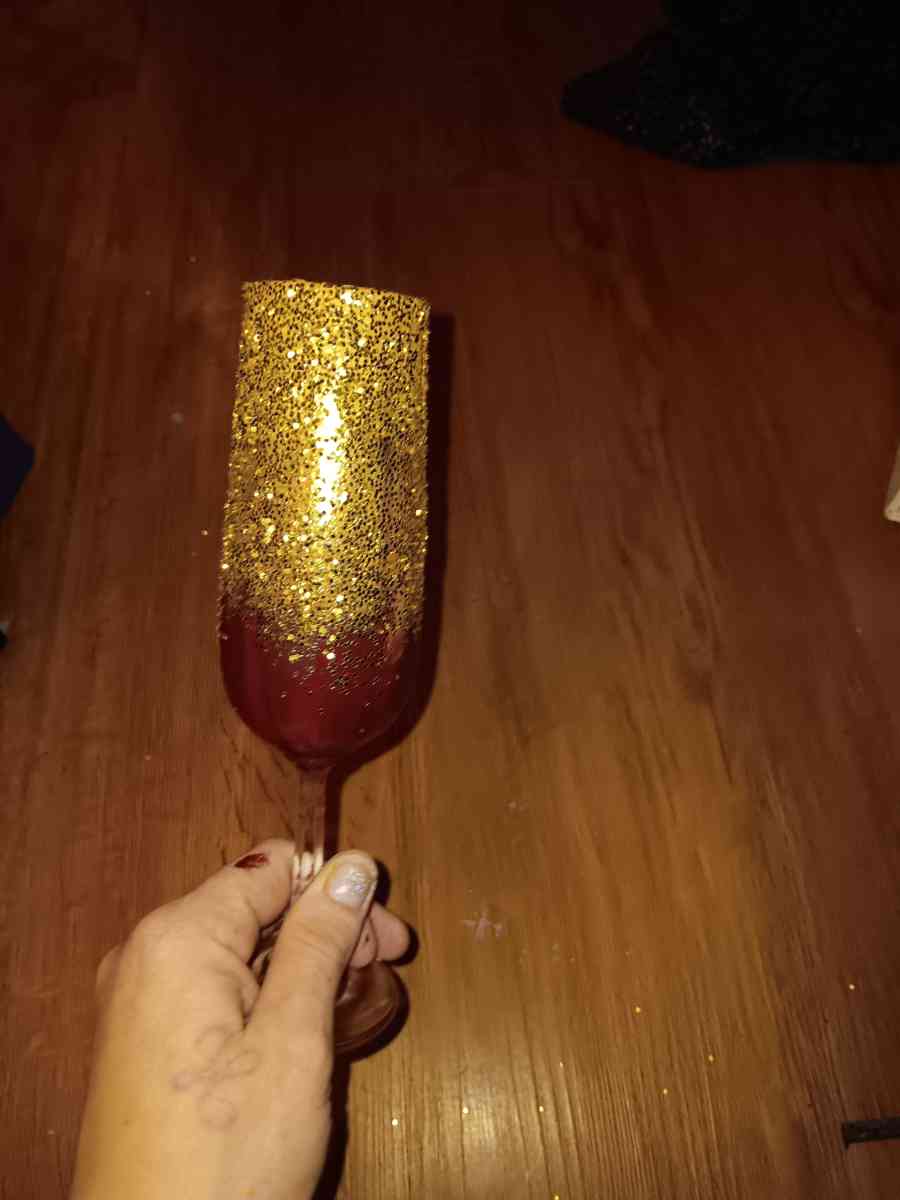 hand painted wine glasses and Rhinestone bottles - Union, Mississippi - FleaMarketBay