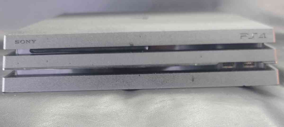 Playstation 4 Pro PS4 1TB W Cable  Two Controller Set - Bronx, New York - FleaMarketBay