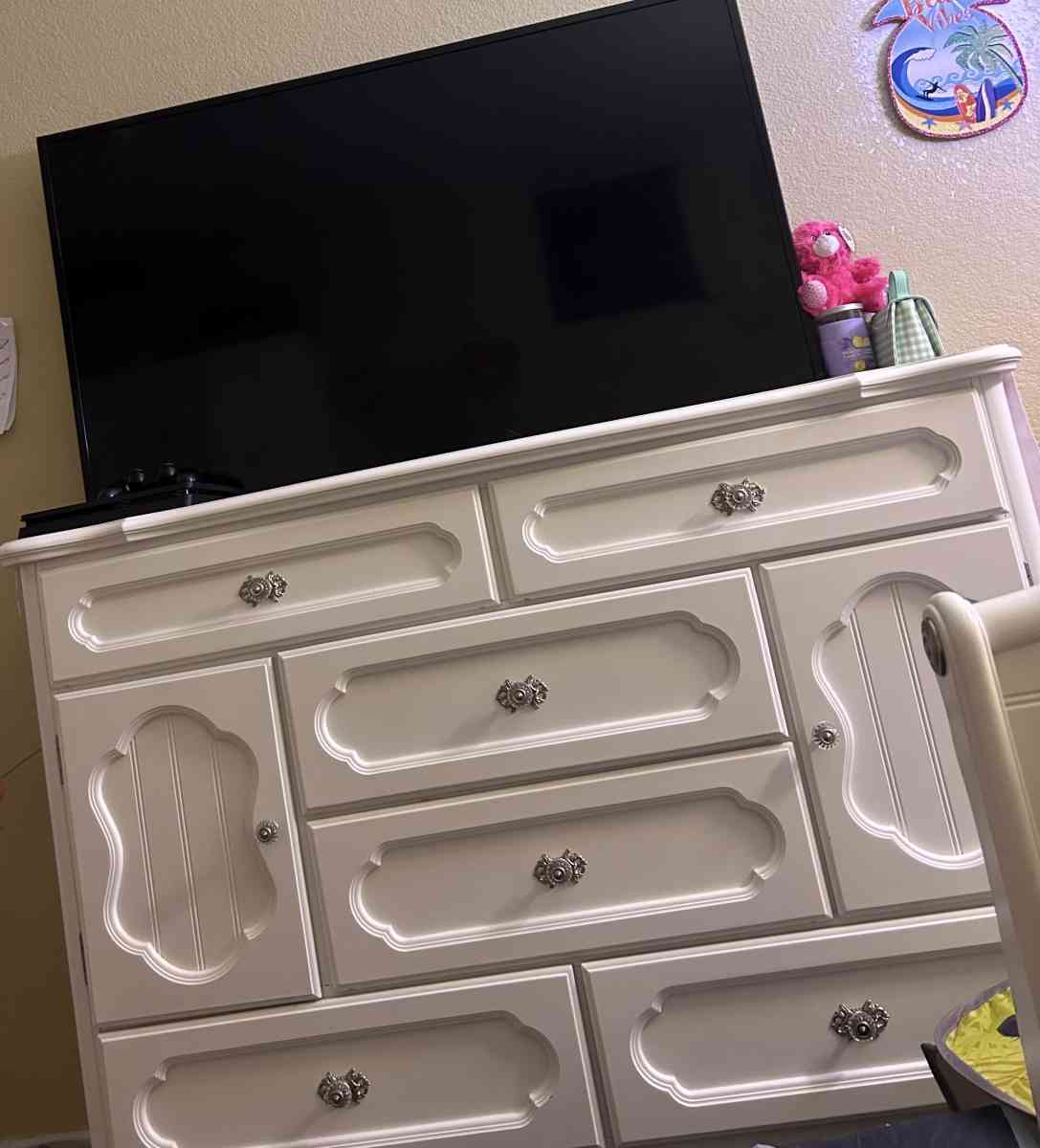 dresser - Aurora, Colorado - FleaMarketBay