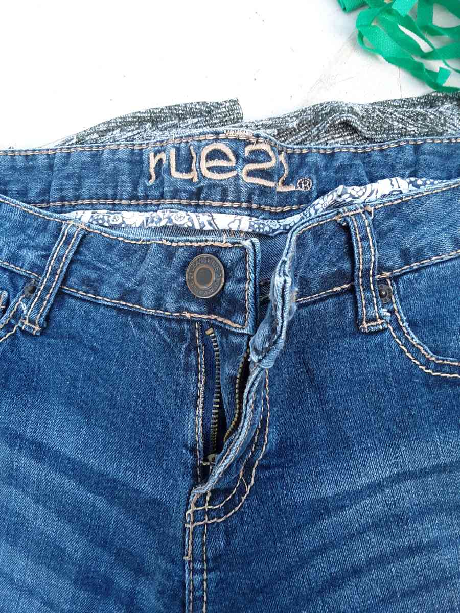 clothing - Riverbank, California - FleaMarketBay