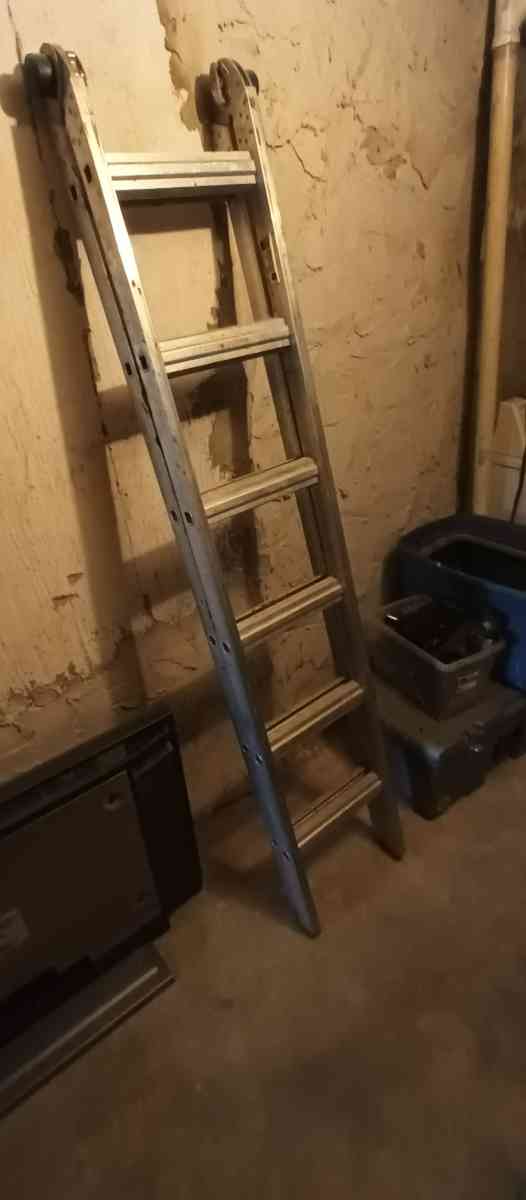 Aluminum extension ladder - Philadelphia, Pennsylvania