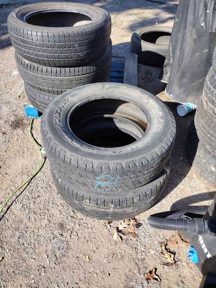 tires 235 55 55R - Agency, Missouri - FleaMarketBay