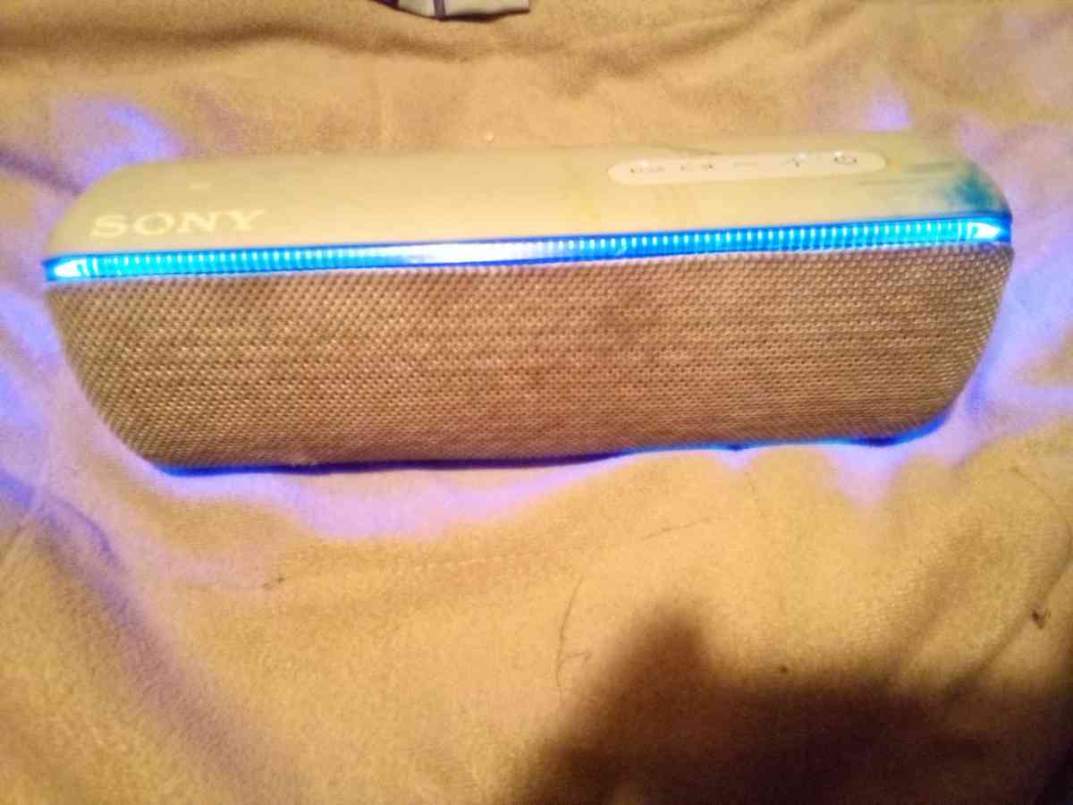 Sony wireless speaker model number SRSXB32 - San Bernardino, California