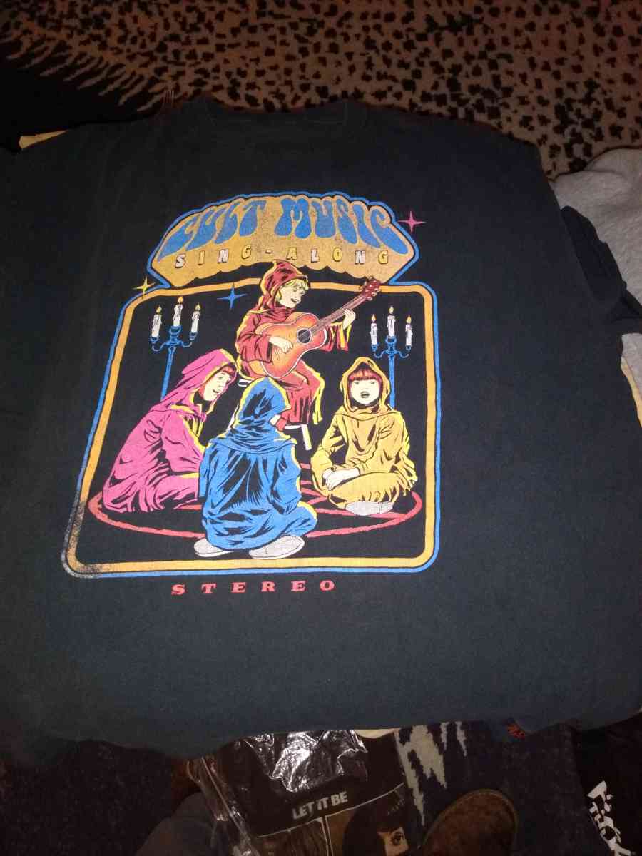 STEVEN RHODES TSHIRT - Mill Creek, Washington - FleaMarketBay