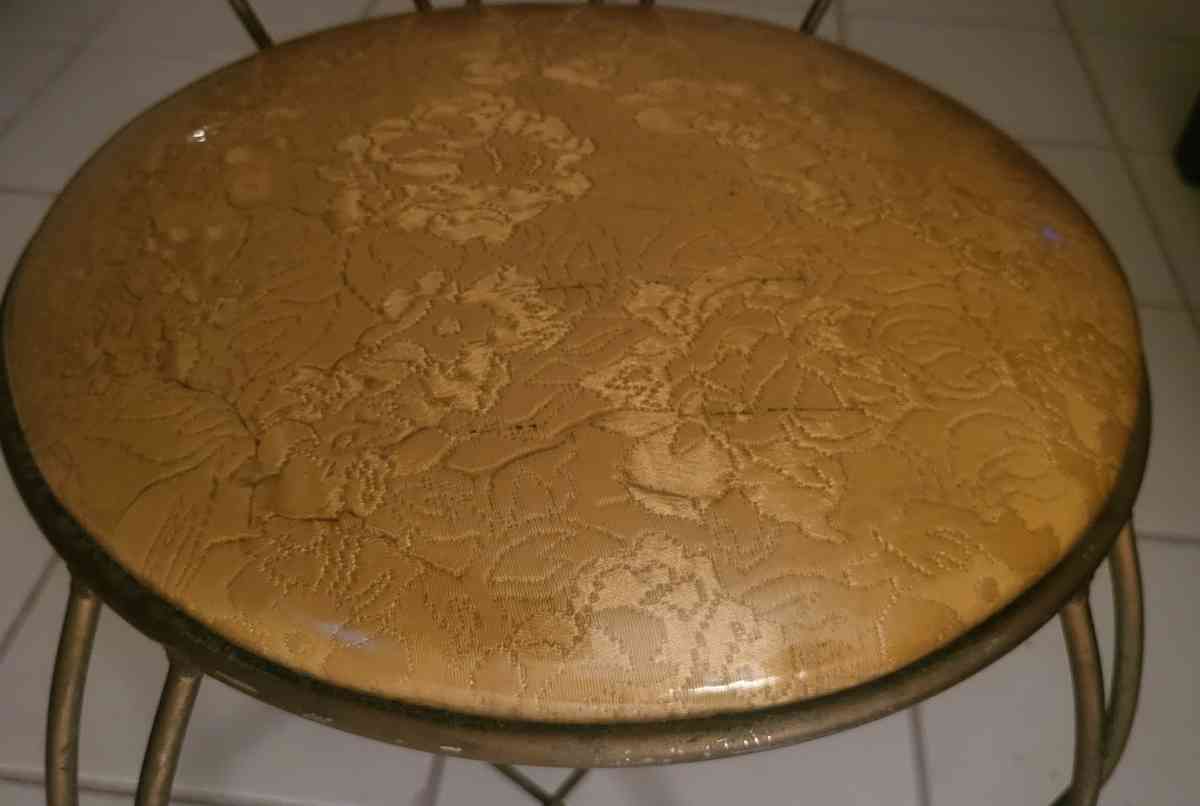 Vintage Vanity Chair - San Diego, California - FleaMarketBay