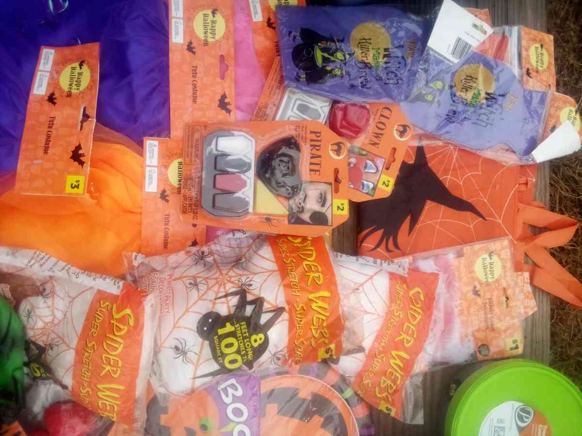 Halloween miscelaneous - Chattanooga, Tennessee - FleaMarketBay