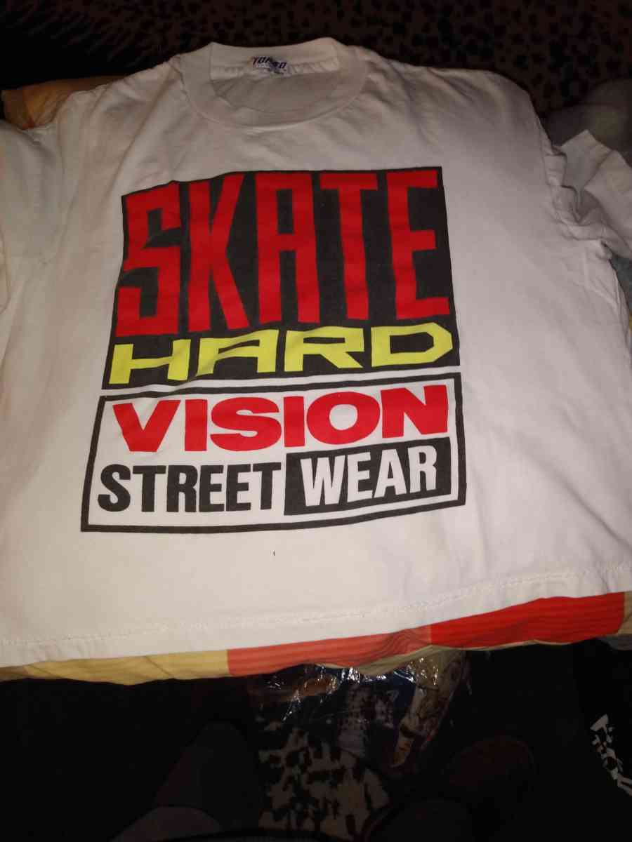 VISION STREET WEAR T SHIRT - Mill Creek, Washington