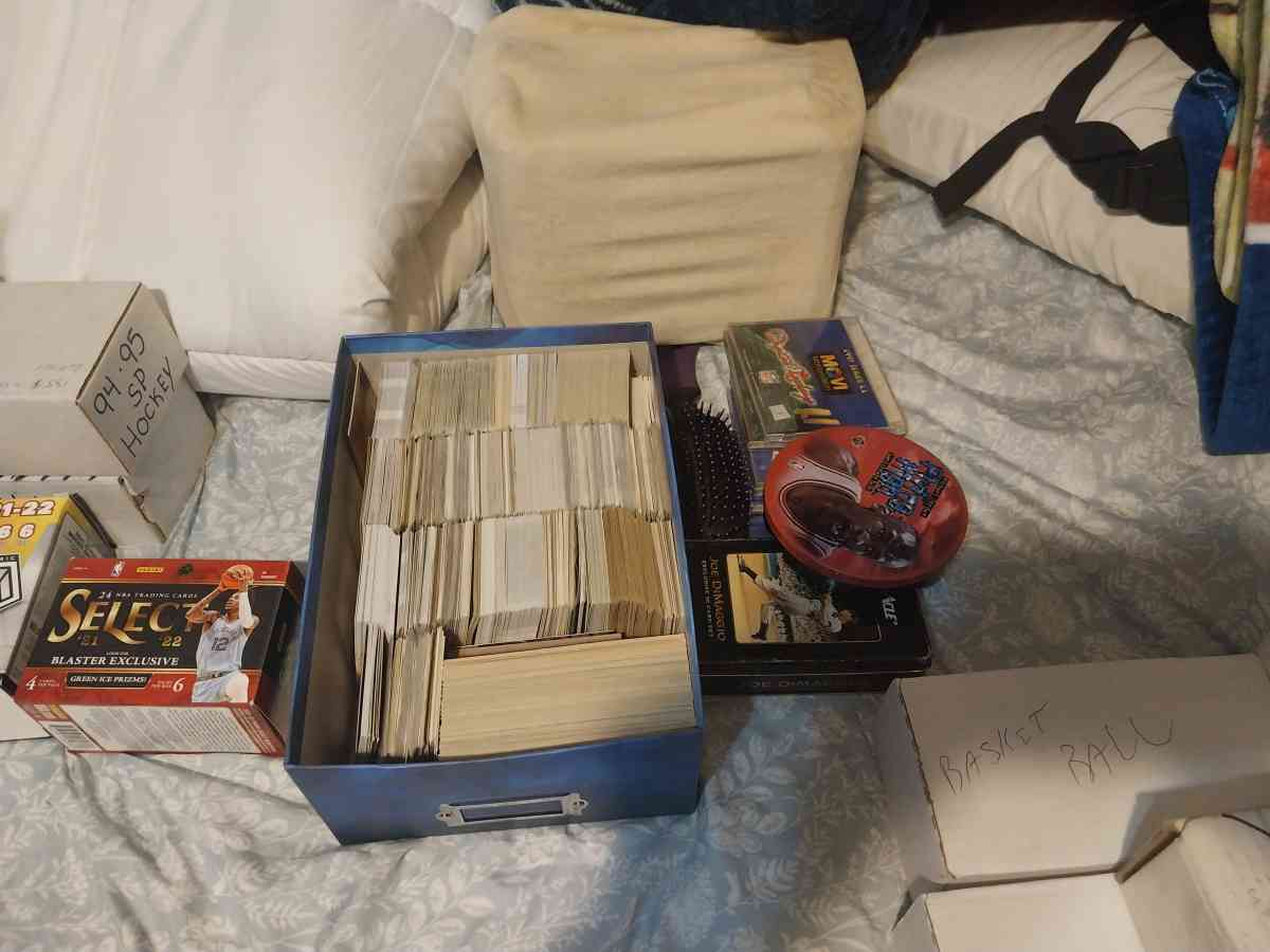 sports cards - Maricopa, Arizona - FleaMarketBay