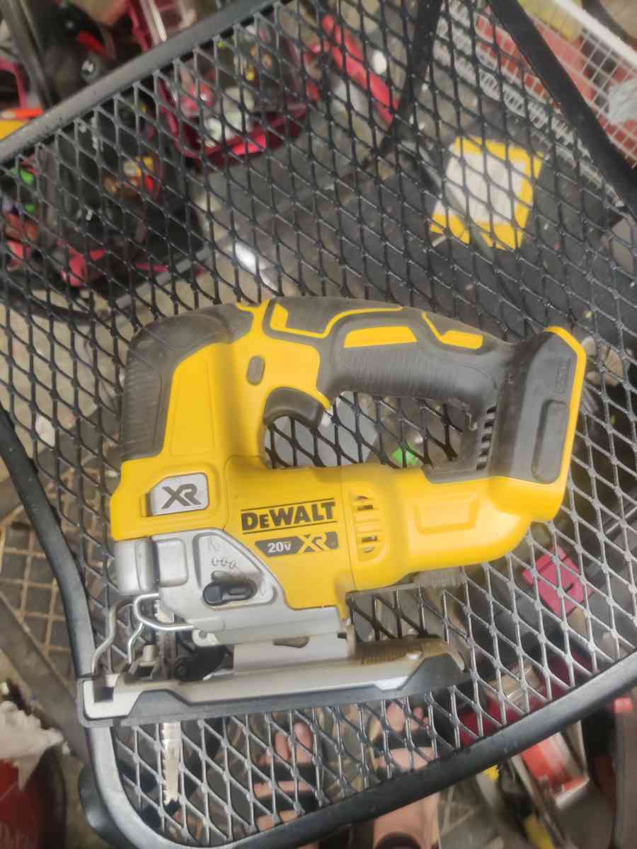 DeWalt V20 cordless jigsaw - Mesa, Arizona - FleaMarketBay