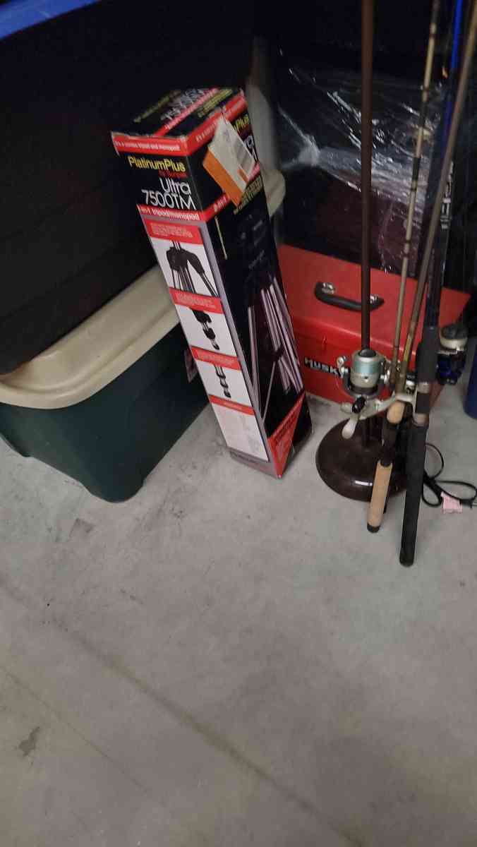 furnite kitchen items computer desk daybed wardrobe cloths - Nashua, New Hampshire - FleaMarketBay