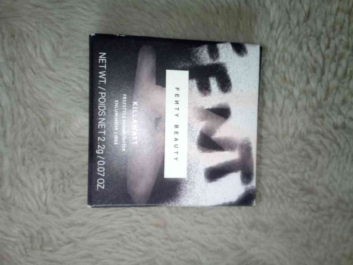 Fenty Beauty Highlighter - Watsonville, California