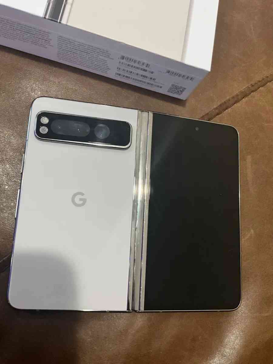 Google pixel fold unlocked - North Miami Beach, Florida - FleaMarketBay