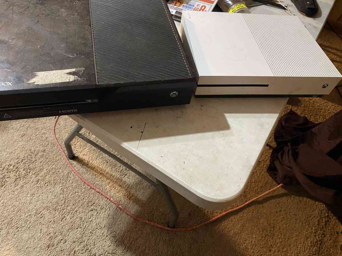 Xbox One and Xbox One S - Winnsboro, South Carolina - FleaMarketBay