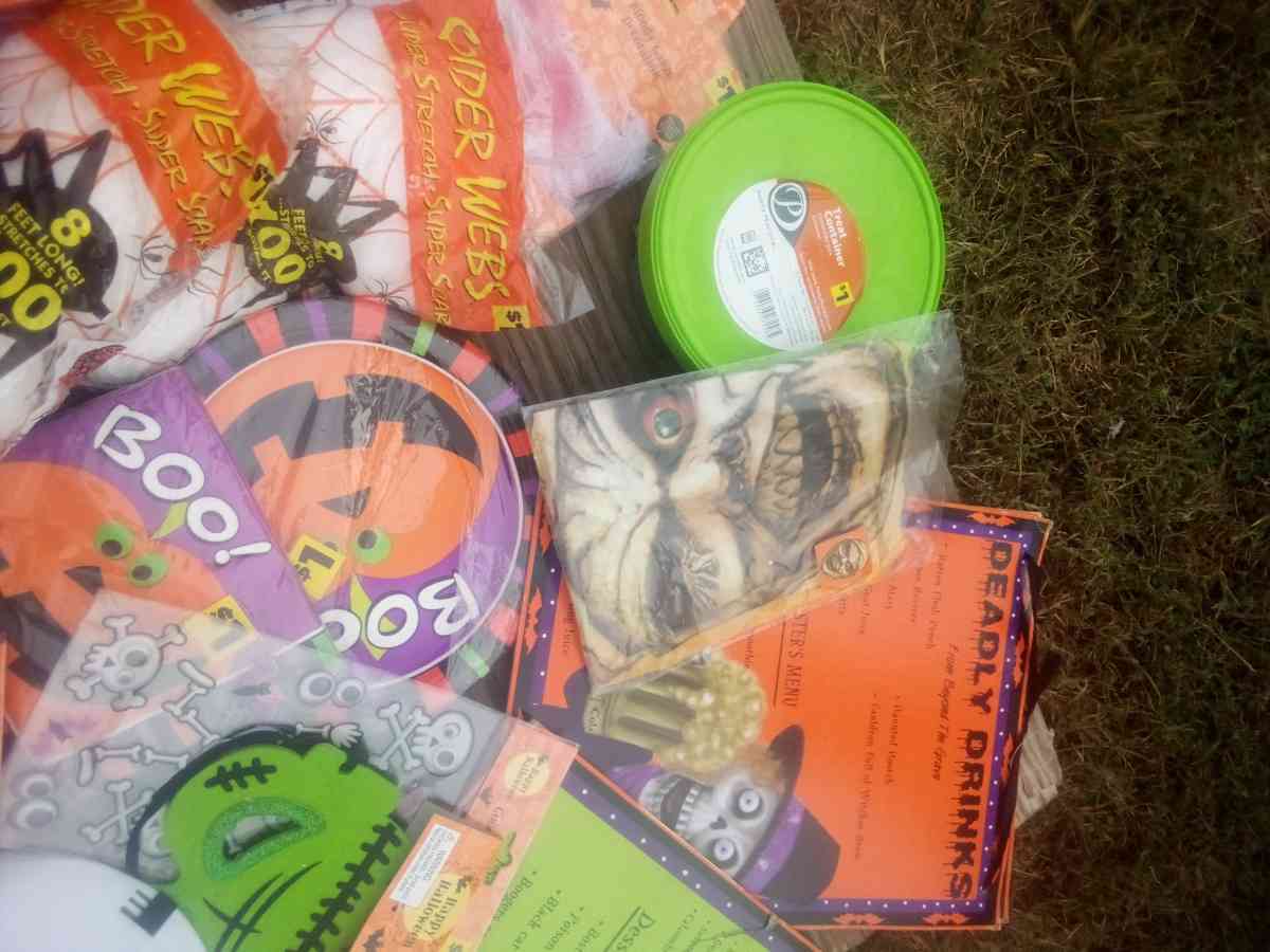 Halloween miscelaneous - Chattanooga, Tennessee - FleaMarketBay