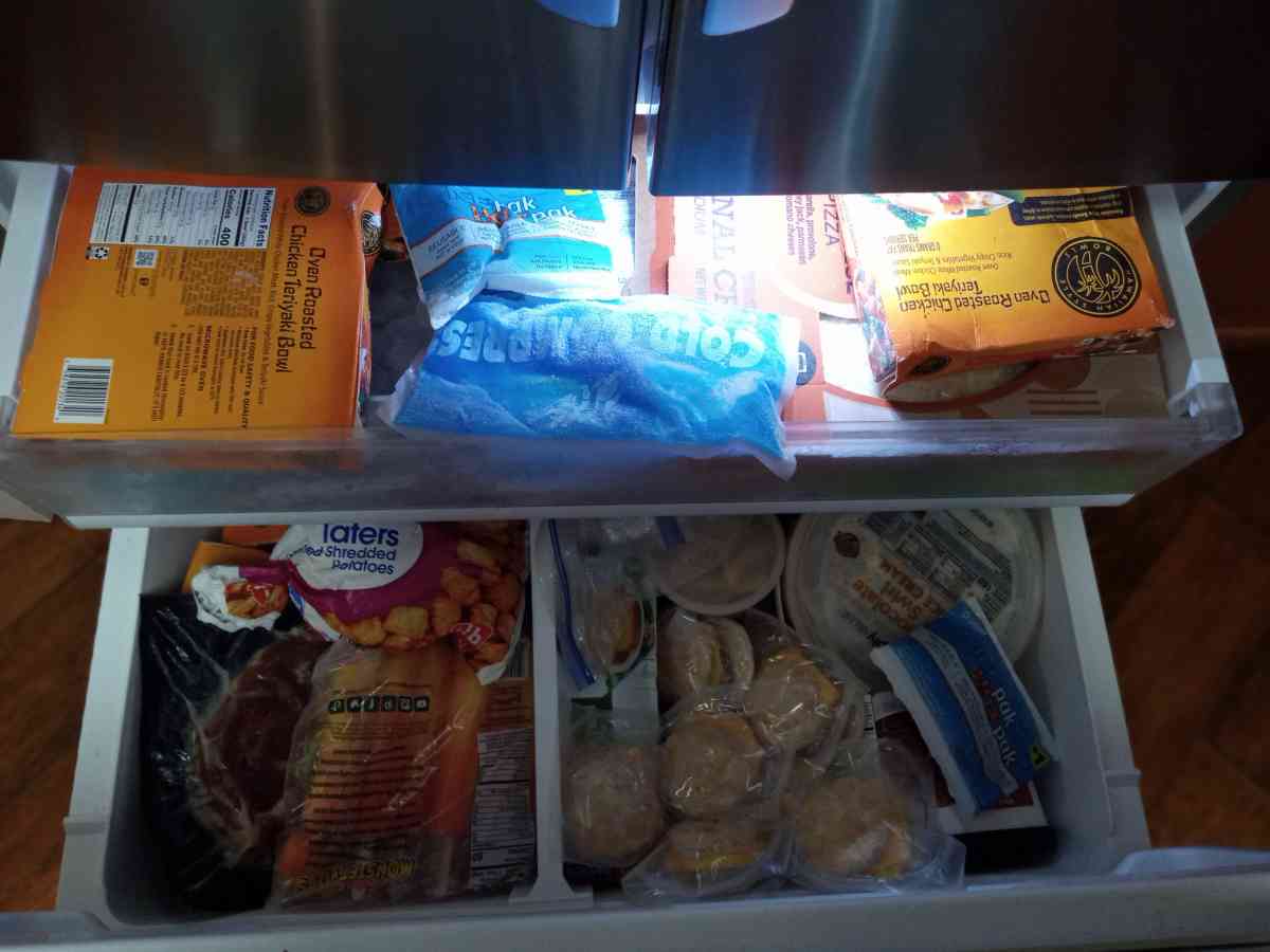 LG thinQ fridge - Bakersfield, California - FleaMarketBay