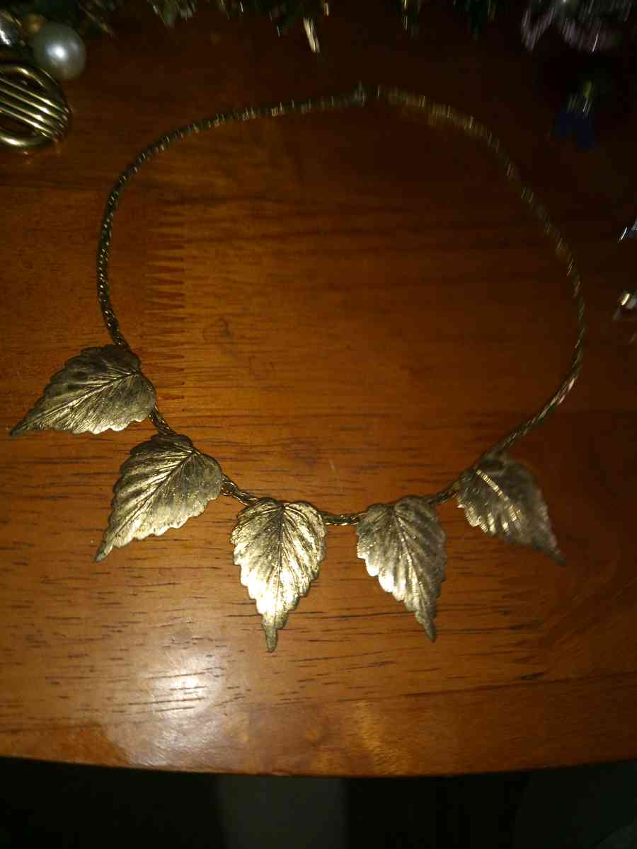 70s chocker type necklace - Pawtucket, Rhode Island - FleaMarketBay