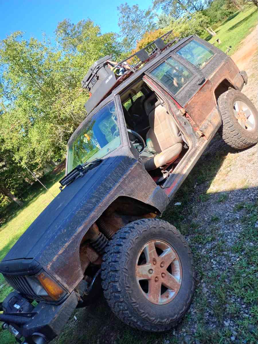1990 Jeep Cherokee xj - Rutherfordton, North Carolina - FleaMarketBay