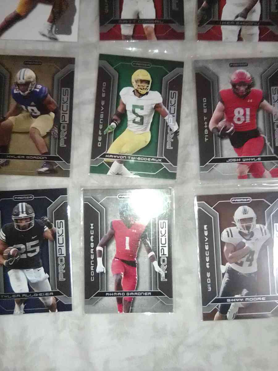 these 12 football cards - Bean Station, Tennessee - FleaMarketBay