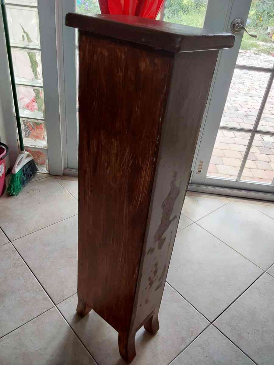 jewelry cabinet - Fort Lauderdale, Florida - FleaMarketBay