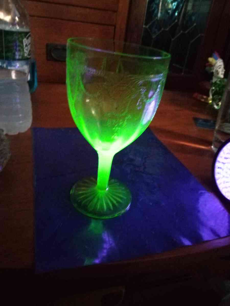 Uranium Glass CAMEO BALLERINA water or wine - Pawtucket, Rhode Island