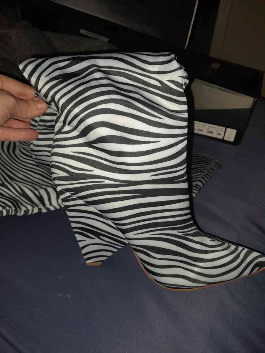 Brand New Womens Boots - Overland Park, Kansas - FleaMarketBay