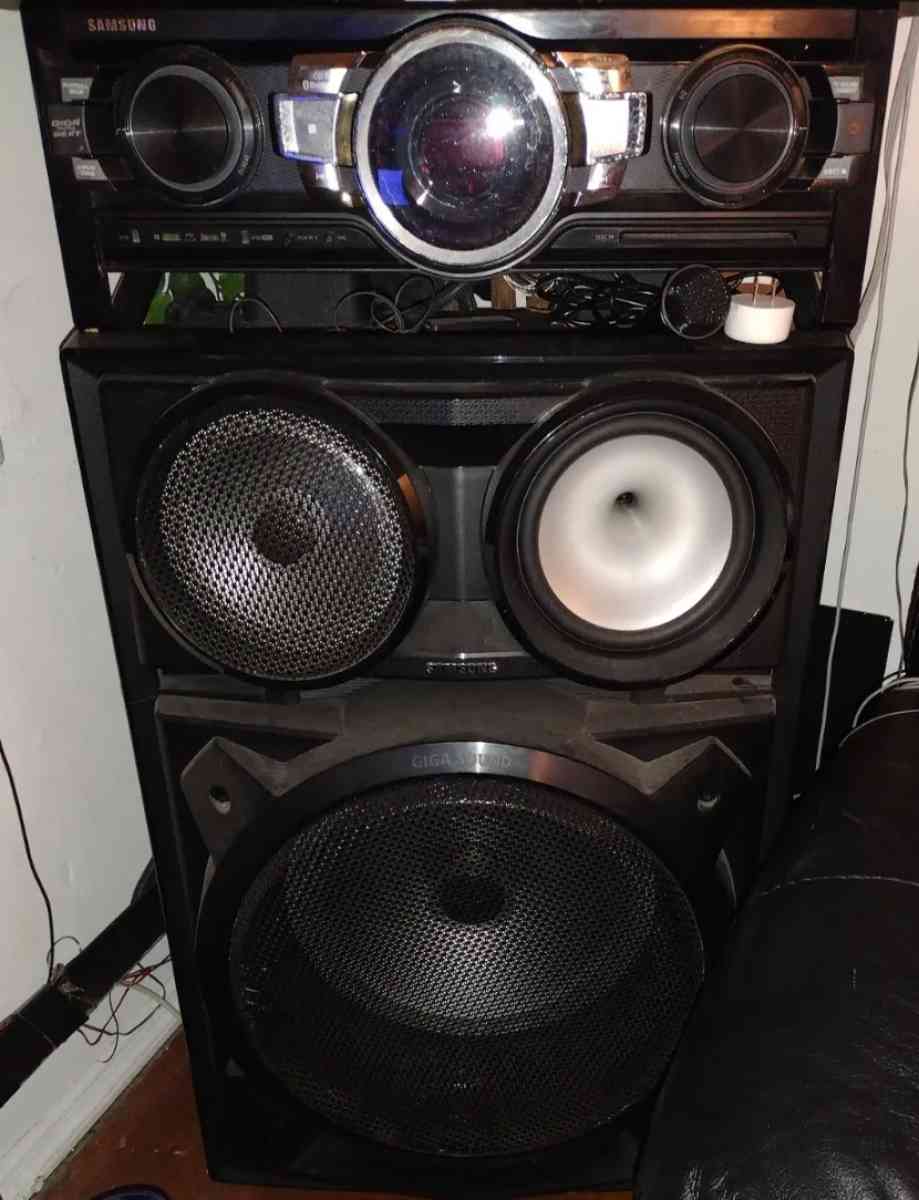 Samsung giga home theater  sound system  heavy duty  play Cd - Neptune, New Jersey - FleaMarketBay