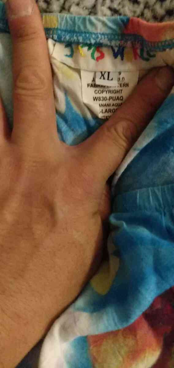 Hawaian skirt - Mill Creek, Washington - FleaMarketBay