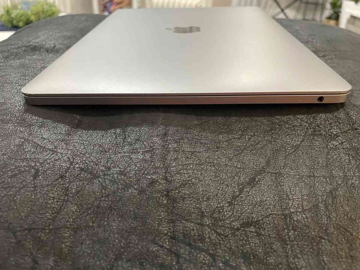 Apple Mack Book - Miami, Florida - FleaMarketBay