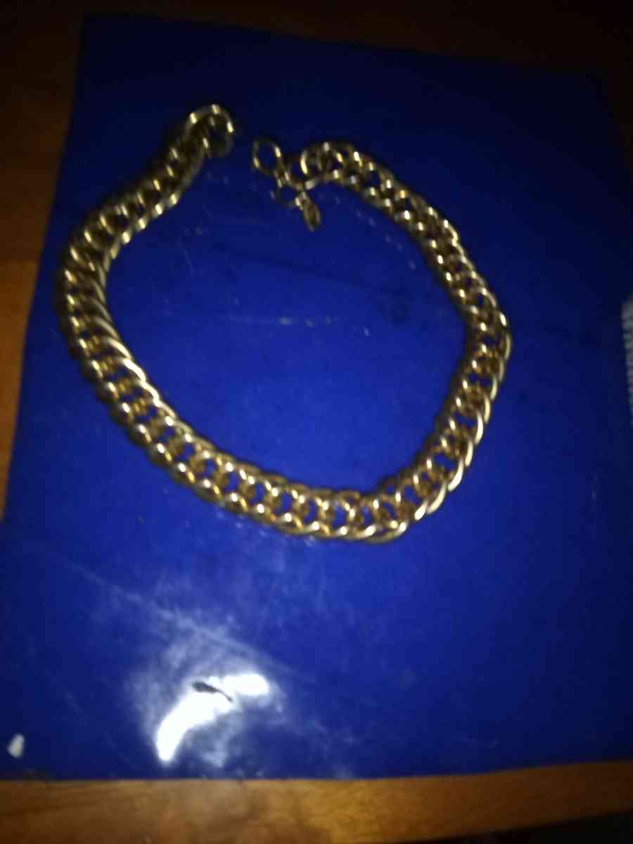 Erwin Pearl Gold toned chain Linc necklace - Pawtucket, Rhode Island - FleaMarketBay