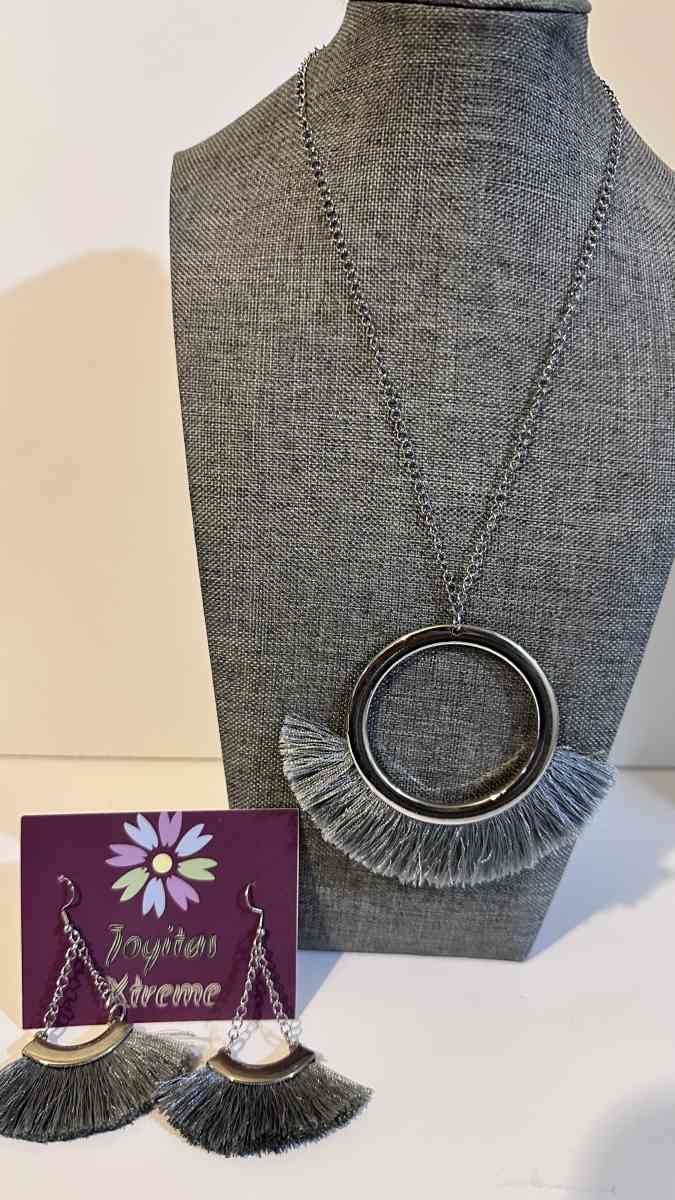 Gray Set - Sacramento, California