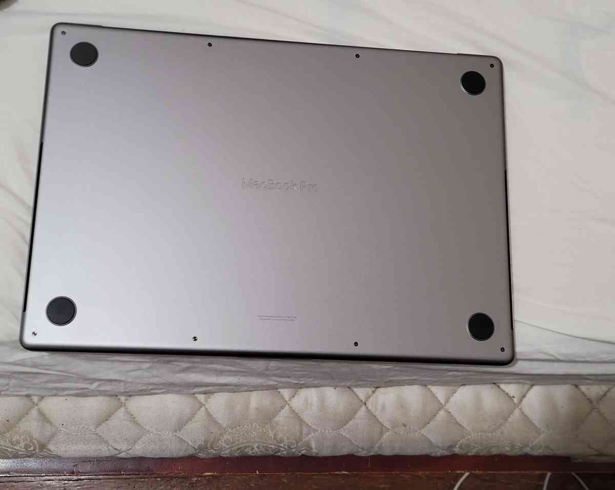 MacBook pro - Oakland, California - FleaMarketBay