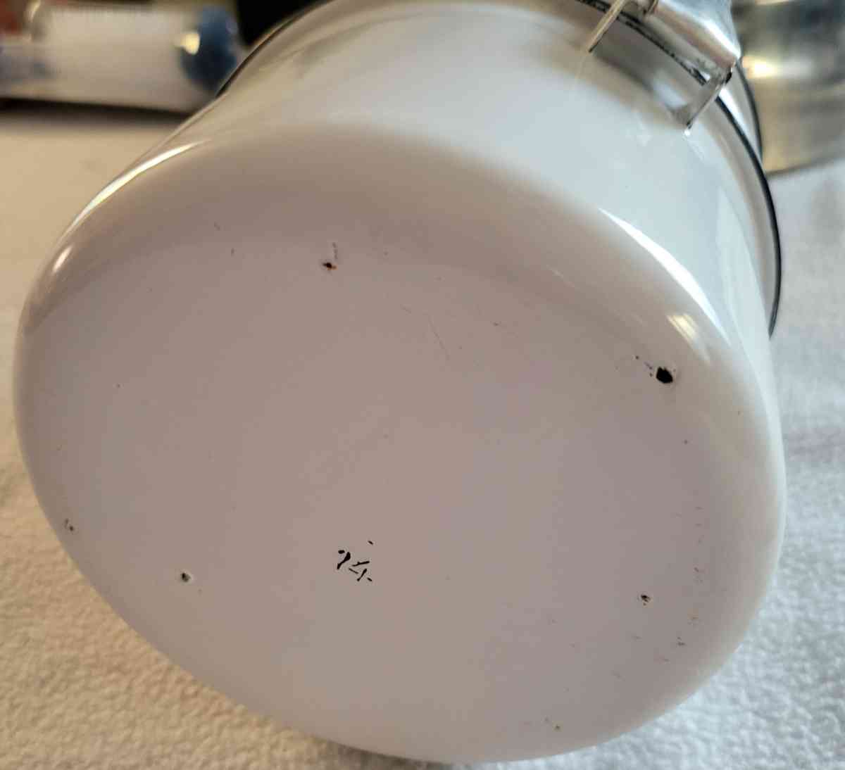 Retro 3 Tiered Enamalware Lunch Carrier - San Diego, California - FleaMarketBay