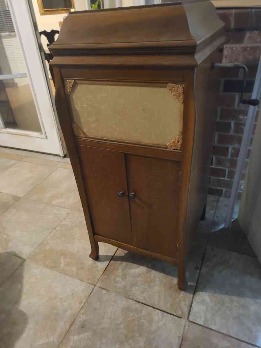 1924 talking machine - Tyler, Texas - FleaMarketBay
