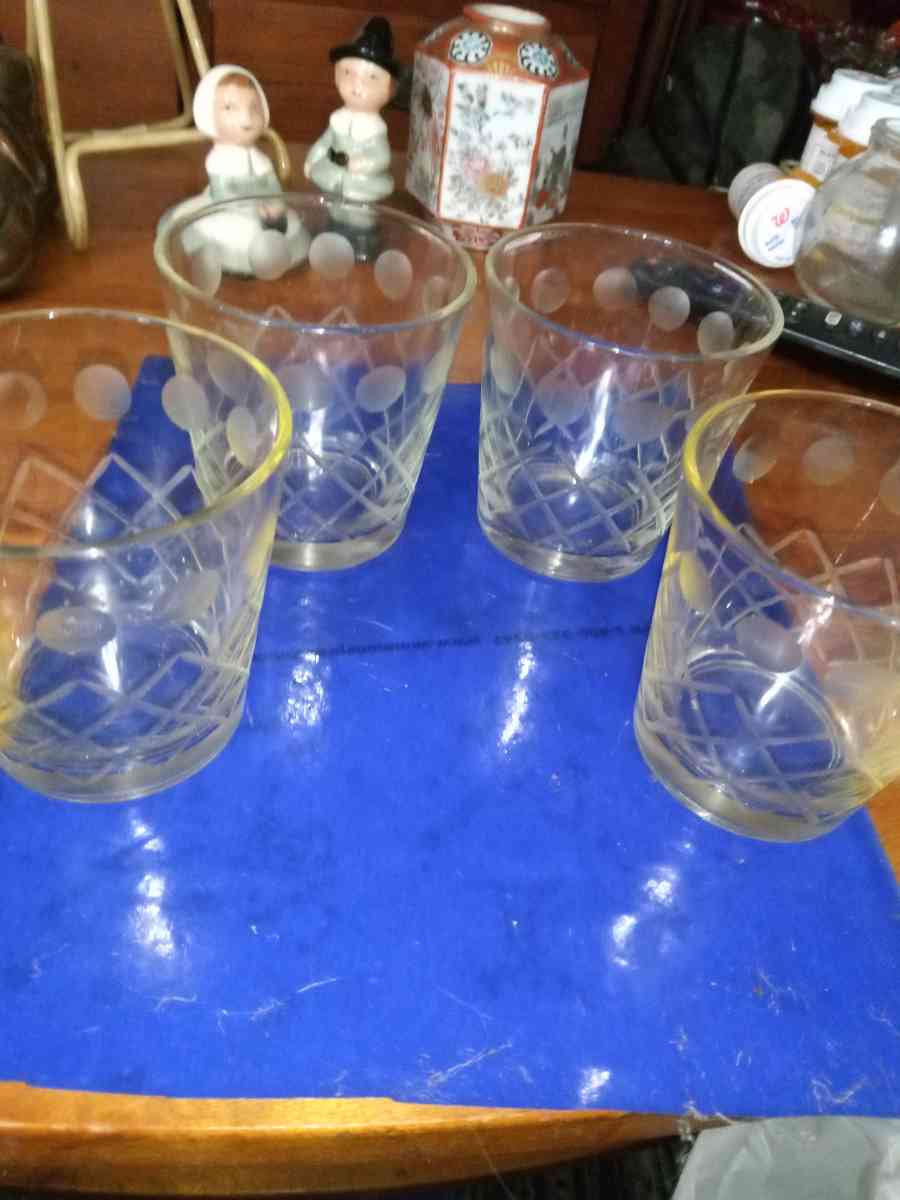 4 Tall Beautifully Acid Etched wine glasses - Pawtucket, Rhode Island - FleaMarketBay