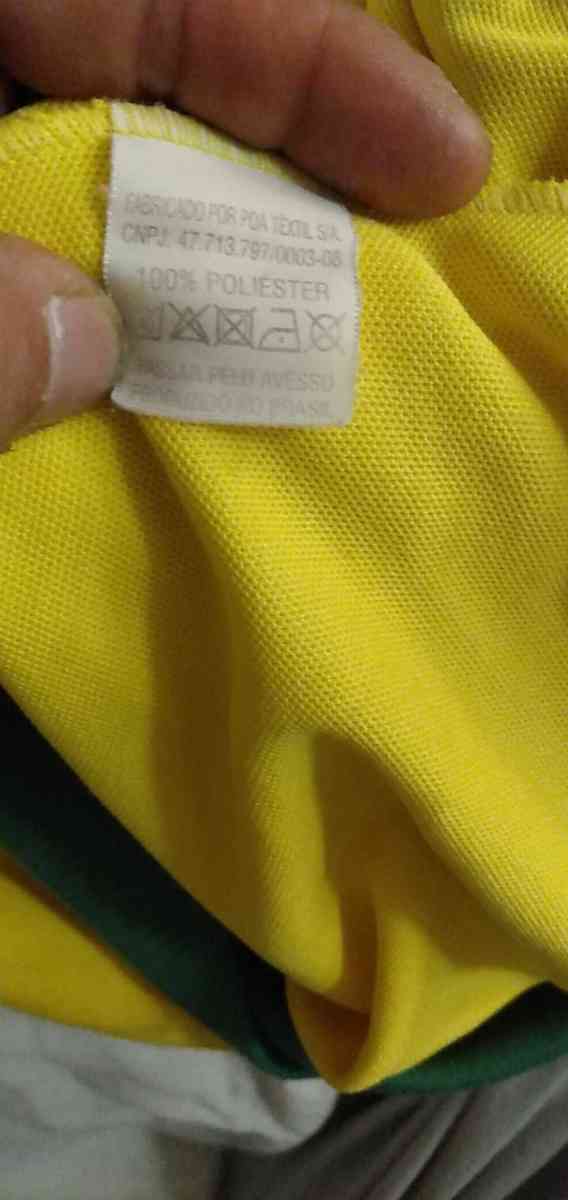 Brazil  soccer sweater - Mill Creek, Washington - FleaMarketBay