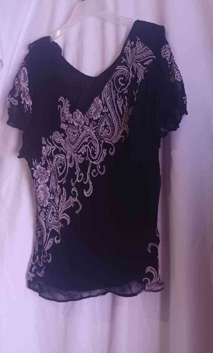 women clothing at a very good price good quality and some ne - Oxford, Mississippi - FleaMarketBay