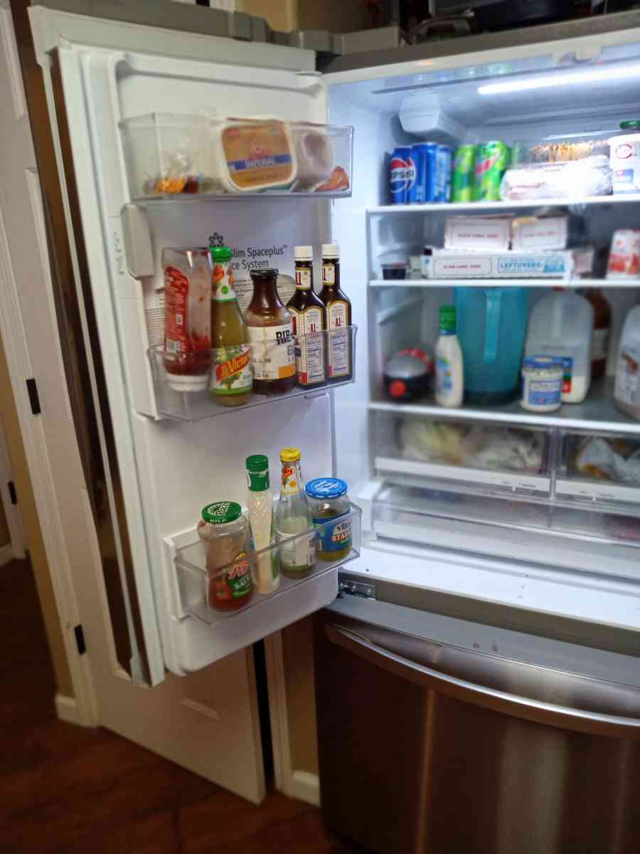 LG thinQ fridge - Bakersfield, California - FleaMarketBay