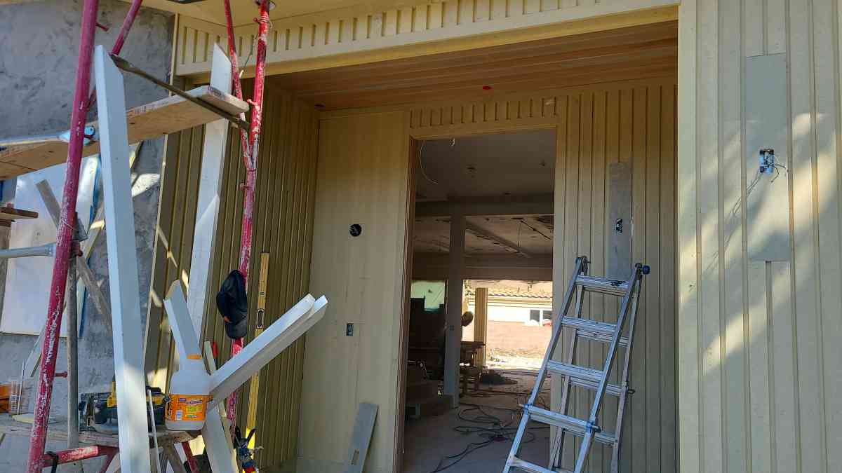 contrusion - Adelanto, California - FleaMarketBay