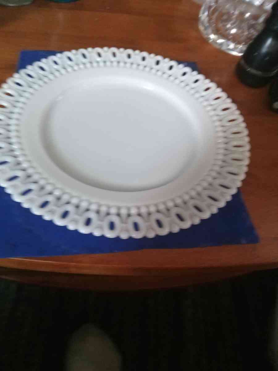 EAPG 8 inch 101 Border Milk glass plate - Pawtucket, Rhode Island - FleaMarketBay