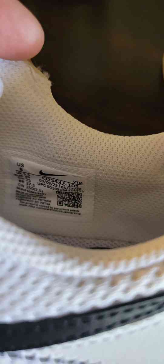 womens Nike Air Max size 8 - Morgan Hill, California - FleaMarketBay