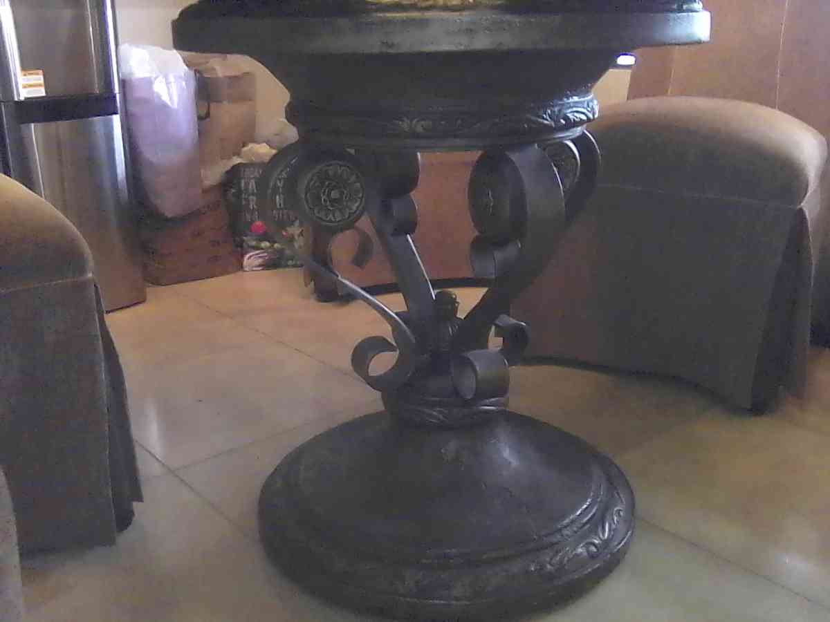 Dinning Table With 6Chairs - Glendale, Arizona - FleaMarketBay