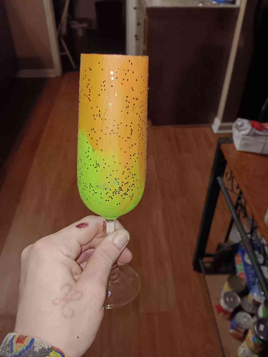 hand painted wine glasses and Rhinestone bottles - Union, Mississippi - FleaMarketBay