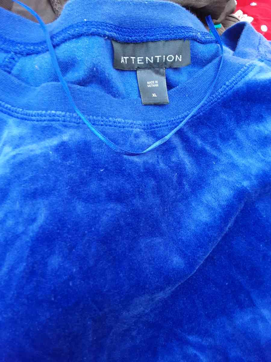 clothes - Riverbank, California - FleaMarketBay